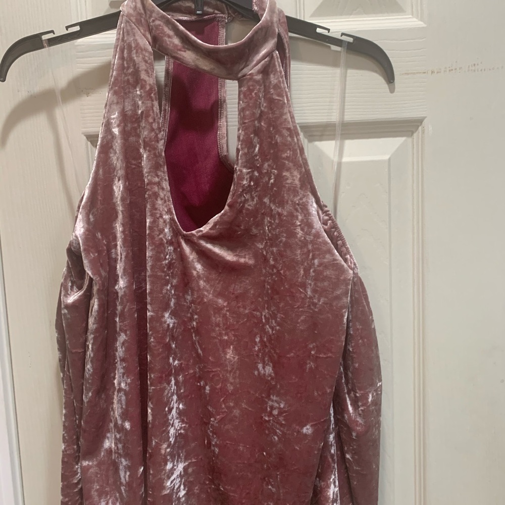 Blush crushed velvet keyhole top